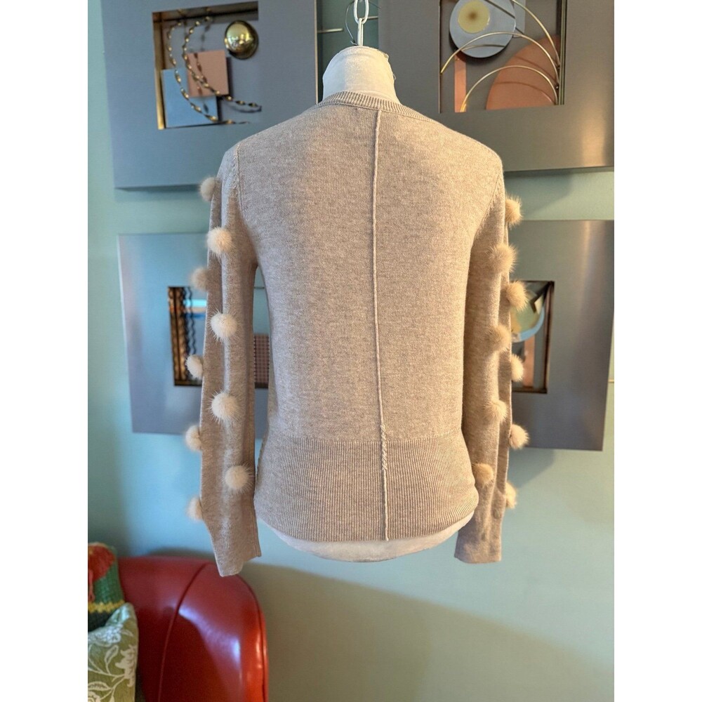 Label + Thread Sweater - Picture 4 of 10